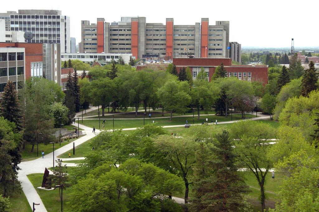 University Of Alberta - Accommodation Edmonton Exterior foto